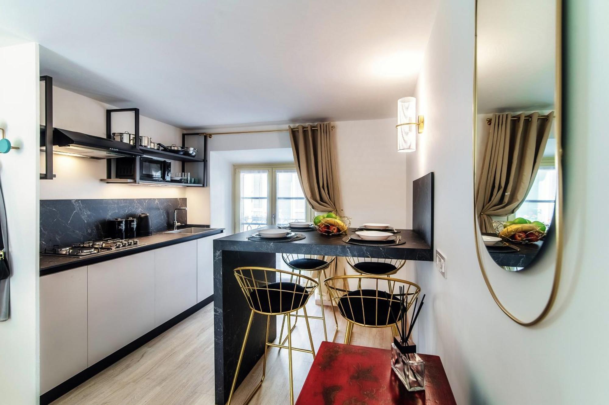 Vanity Flat - The House Of Travelers * Côme